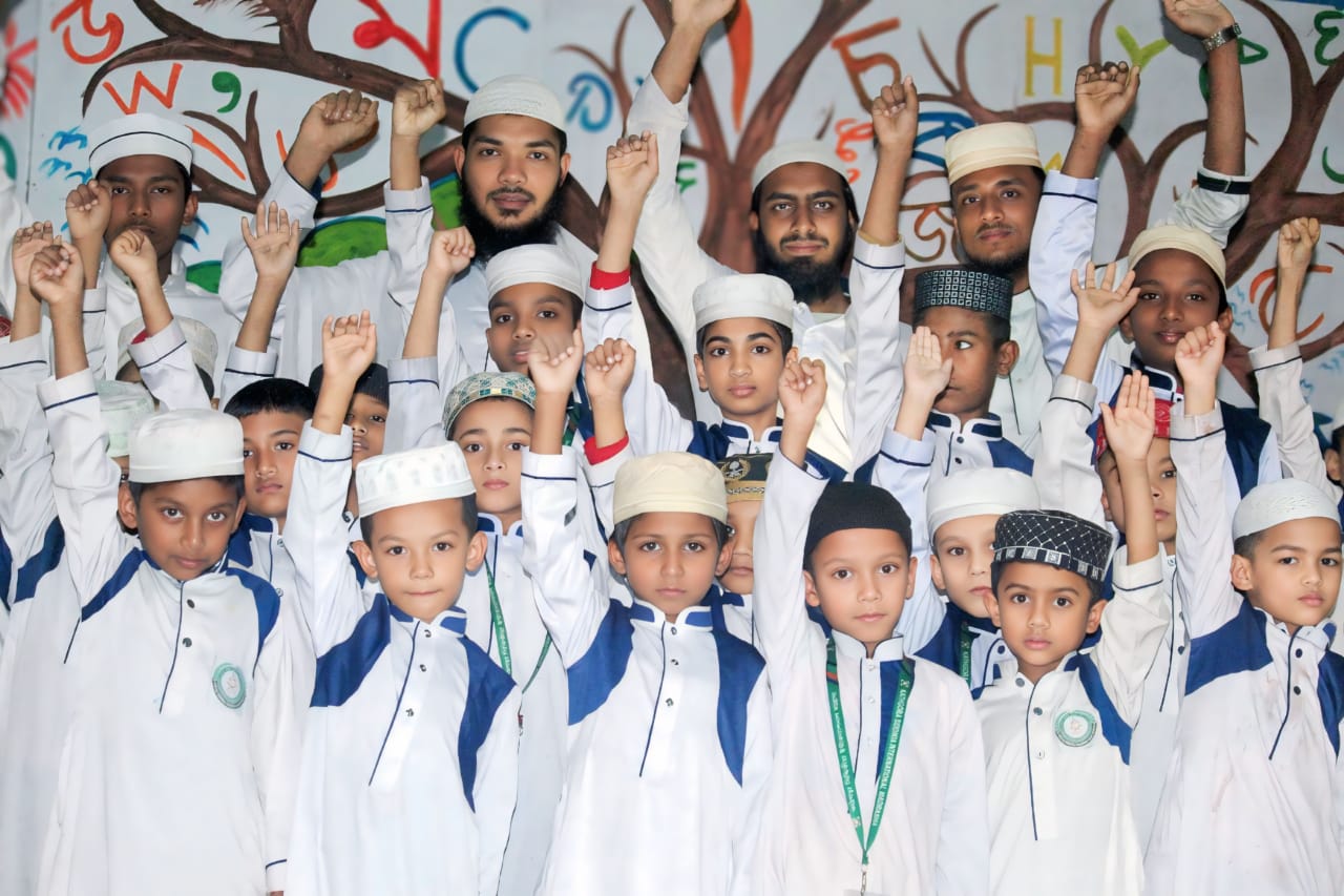 মাদরাসার ছাত্র বৃন্দ